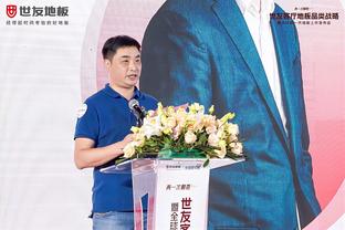 ? Nhà vô địch thế giới UFC Trương Vĩ Lệ đến hiện trường xem trận đấu Bắc Khống vs Chiết Giang